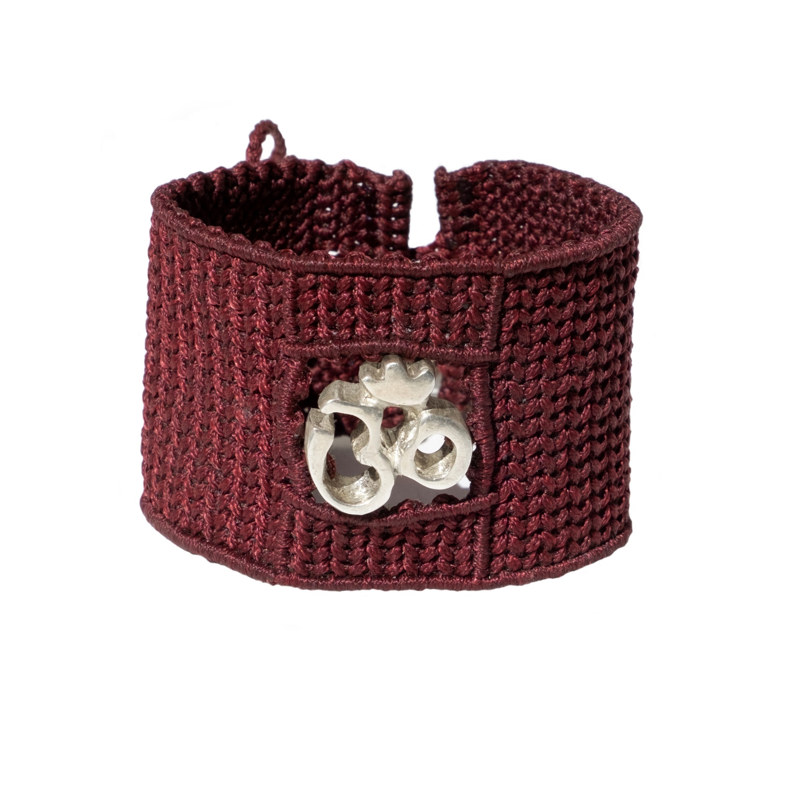 Bold Om Cuff - €330
Free Shipping

In stock ready for shipment

DETAILS
Hand made Macrame
925 Sterling Silver
High Polished Finish
Nickel-free
Handmade
Engraved with Patrizia Casamirra Jewels Logo

